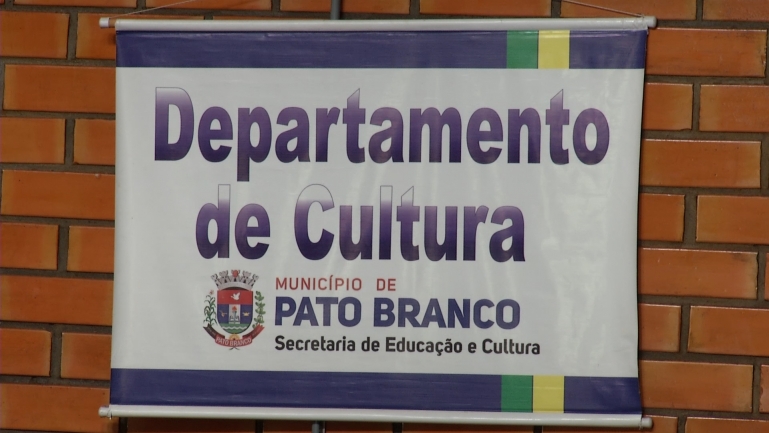 Departamento de Cultura de Pato Branco retoma as...